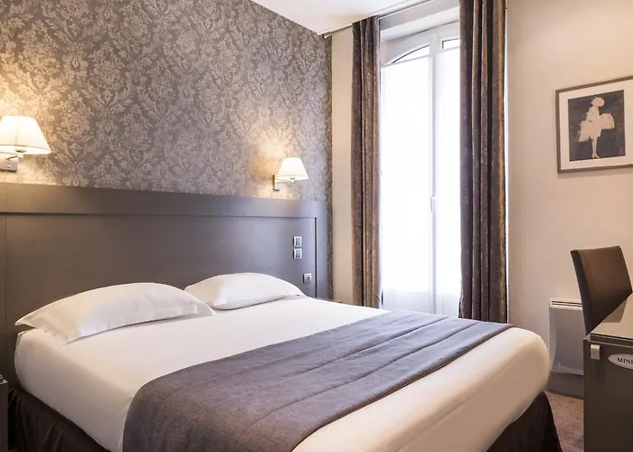 Volney Opera Hotel 3*