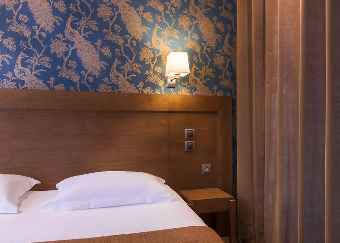 Volney Opera Hotel 3*