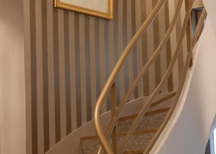 Volney Opera Hotel 3*