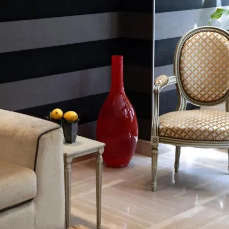 Hotel Volney Opera